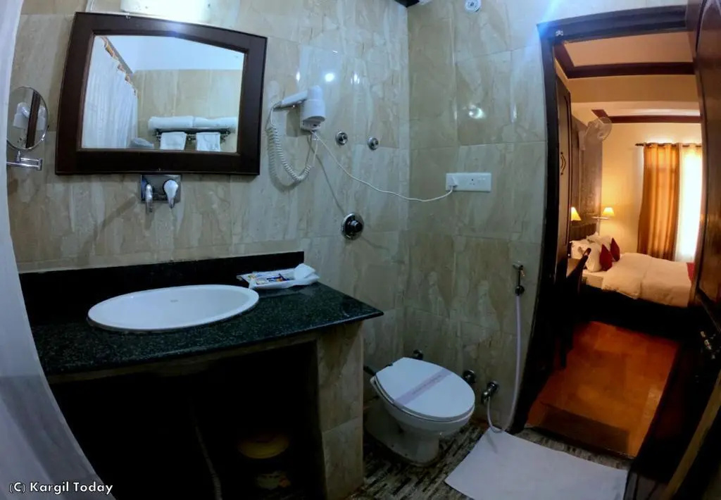 Zojila Residency - Chambres