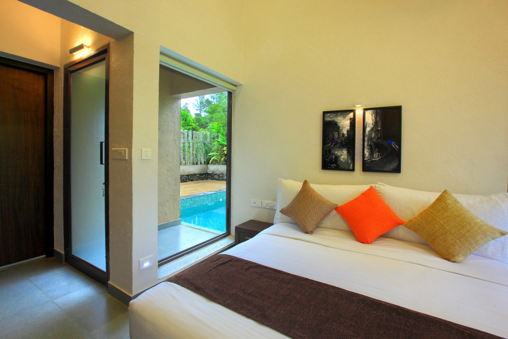 Double Family Villa (full double bed)