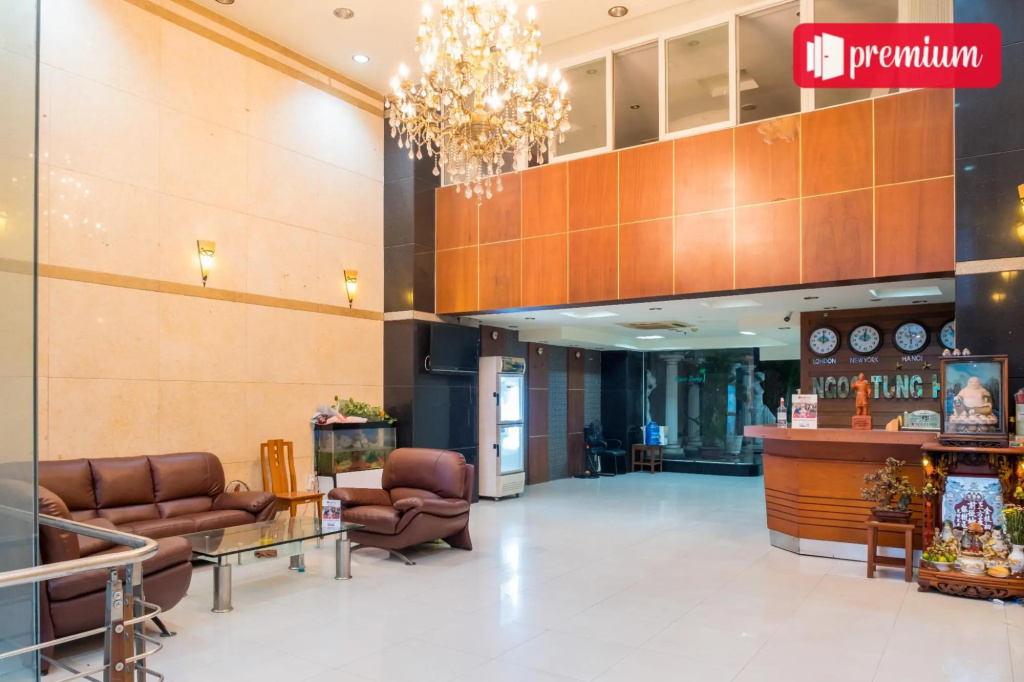 Lobby & Reception