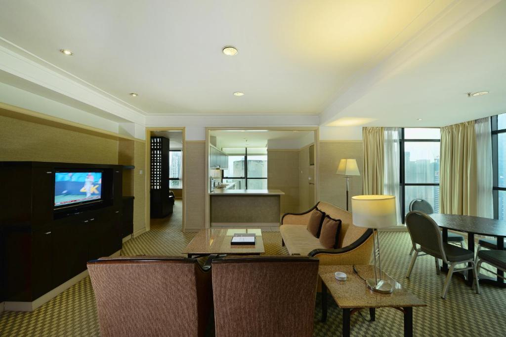 Pacific Regency Hotel Suites