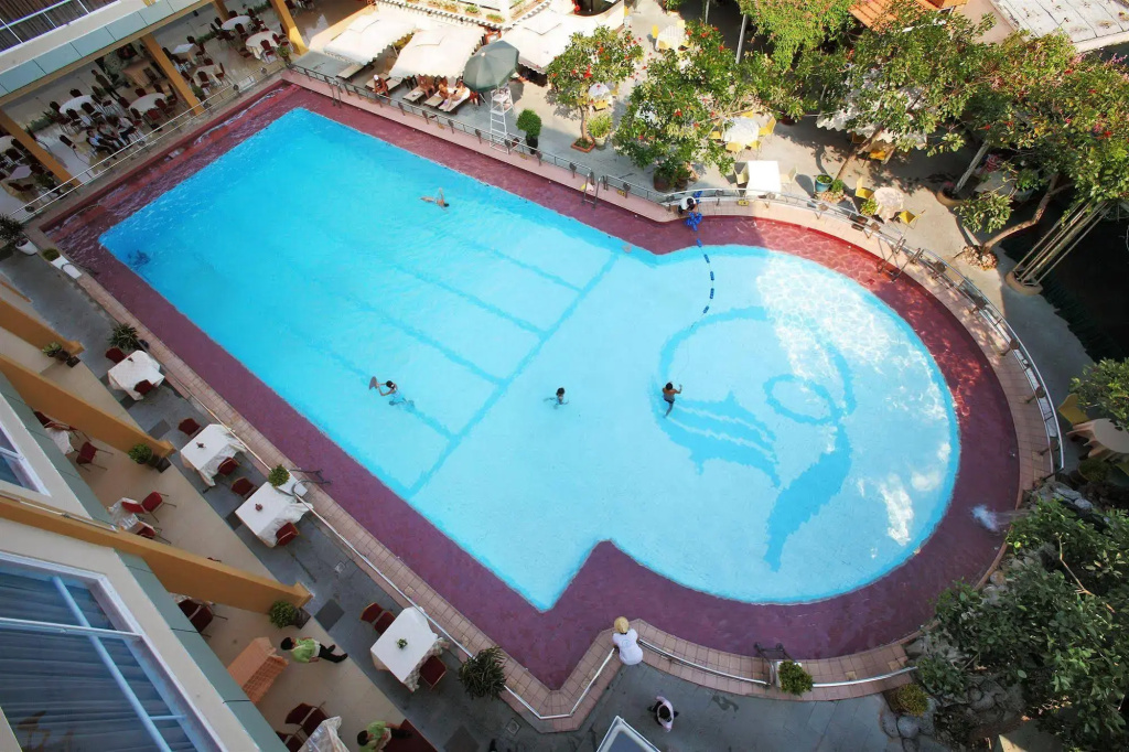First Hotel - Général