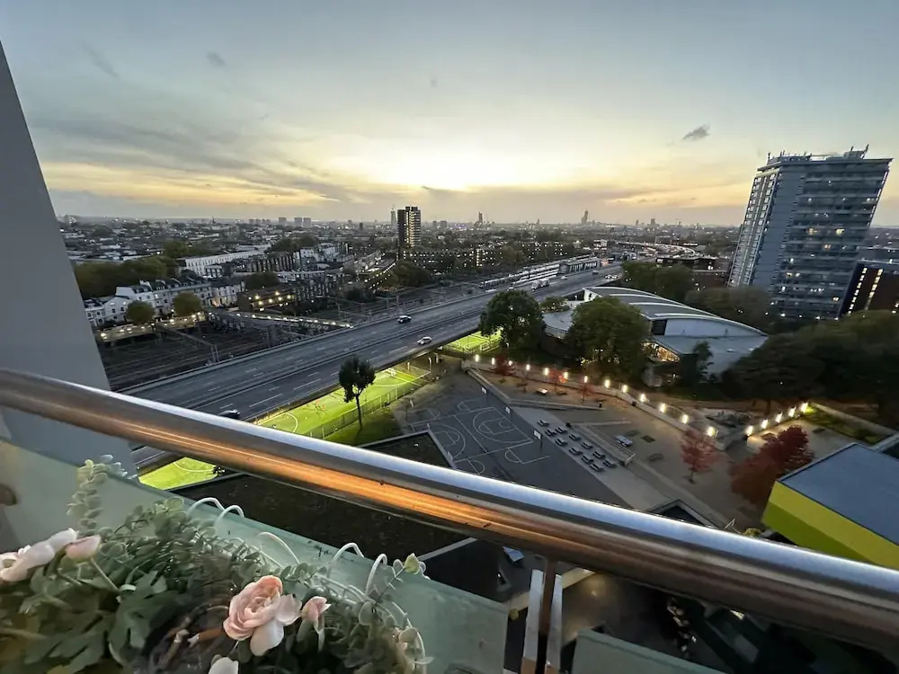 Private Family Flat Near Paddington and Royal Oak