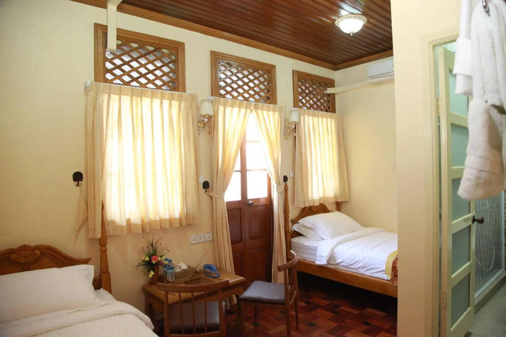 Deluxe Double room (twin beds)