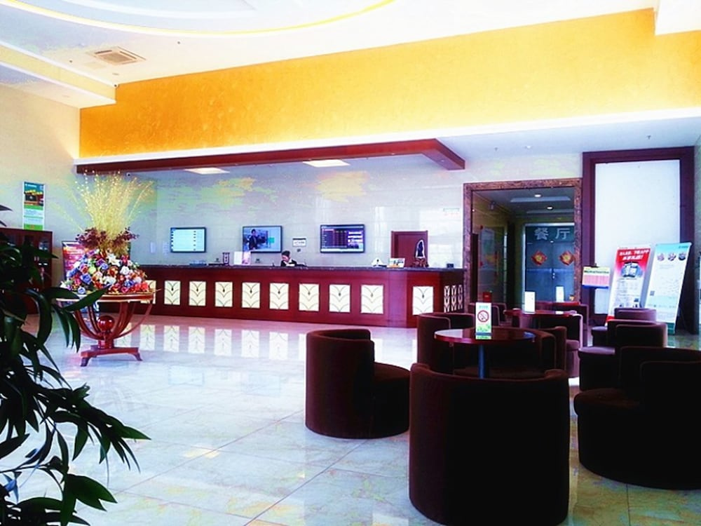 Lobby & Reception
