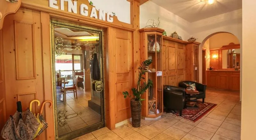Dorfcafe Unken Hotelpension Swirtshaus Im Dorf