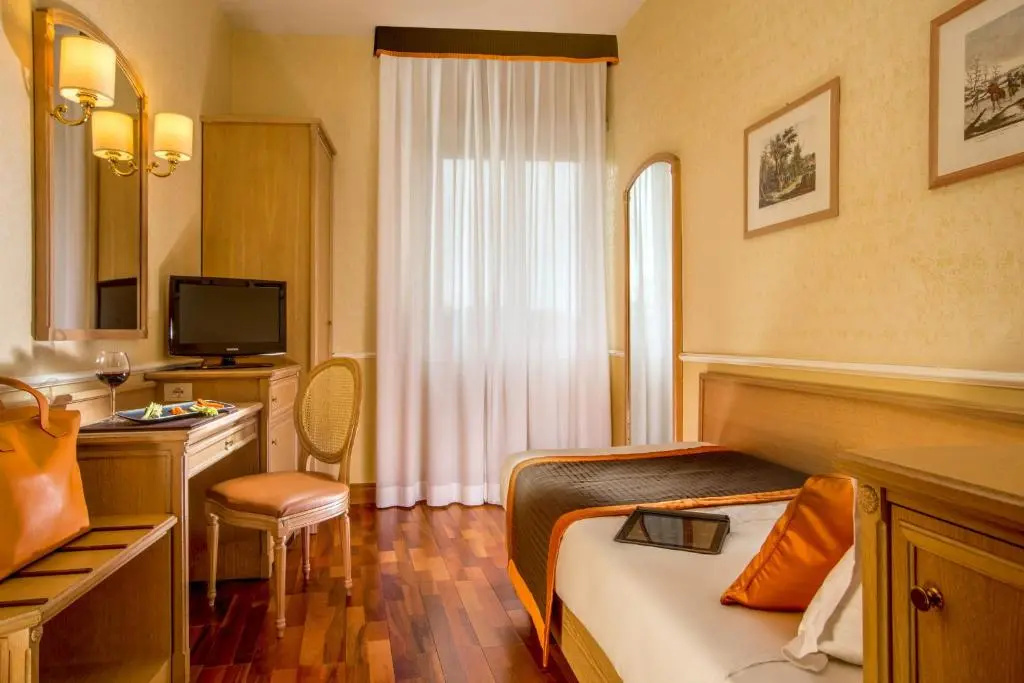Omnia Easy Single room