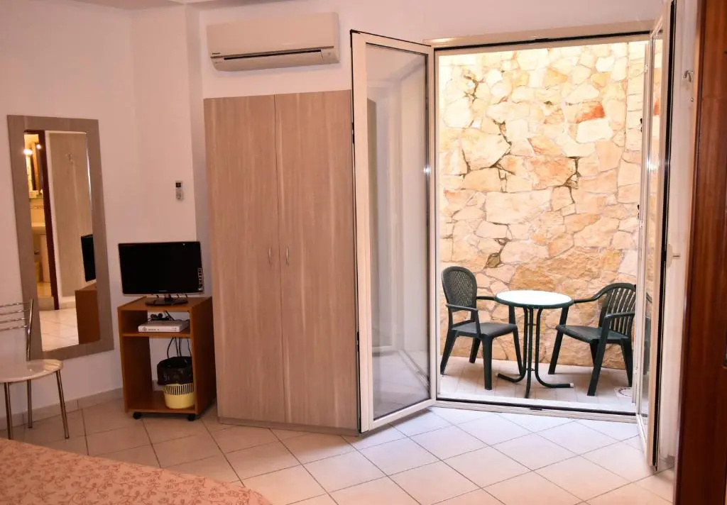 Economy Double room (full double bed)