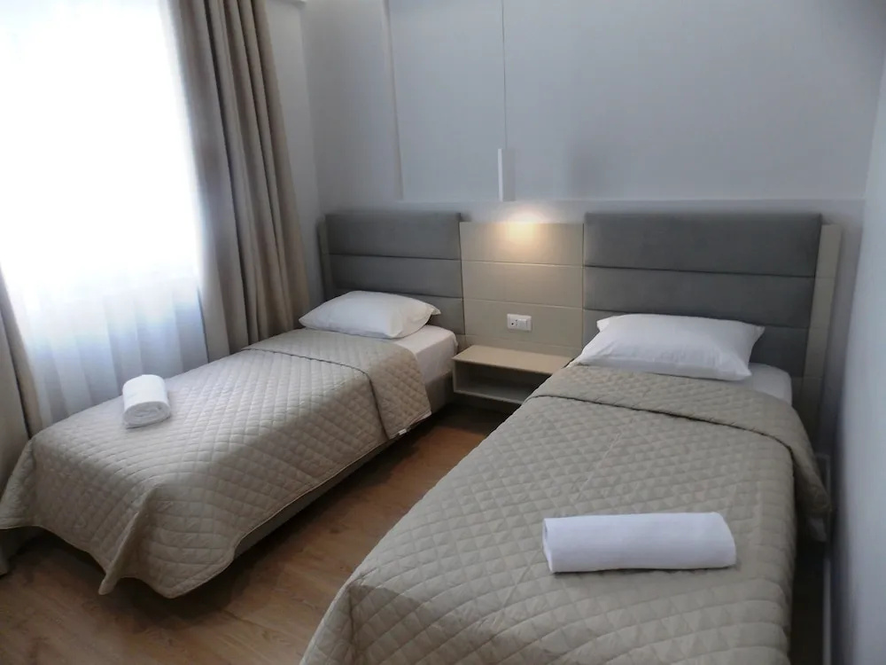 Deluxe Double room with city view (twin beds)