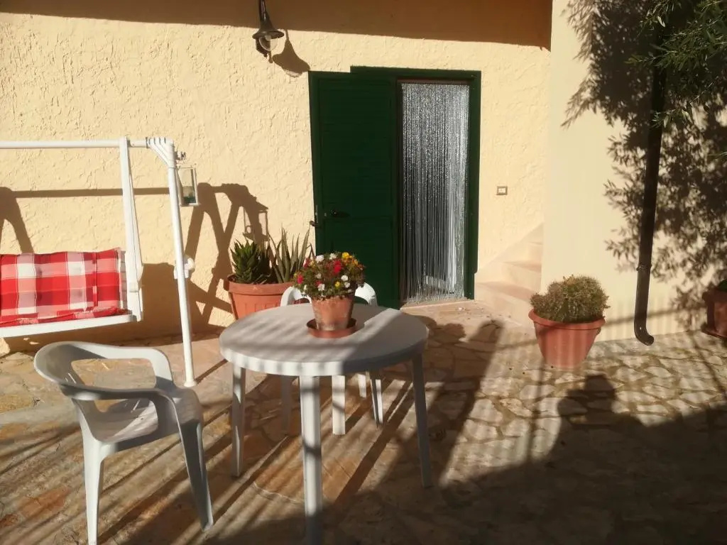 Apartment with garden view