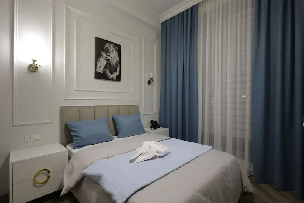 Economy room