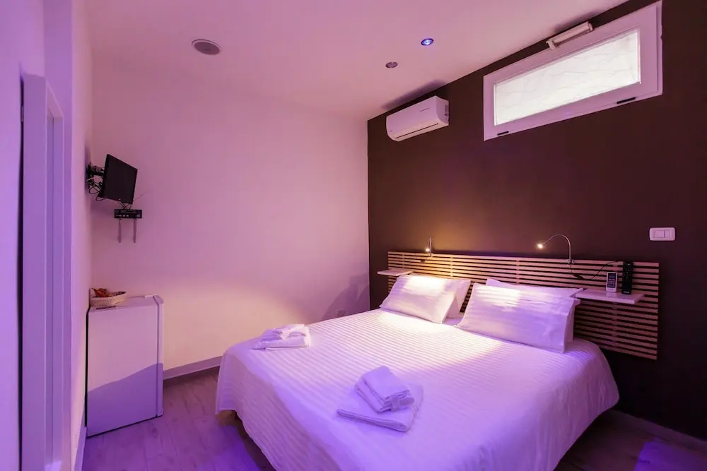 Comfort room