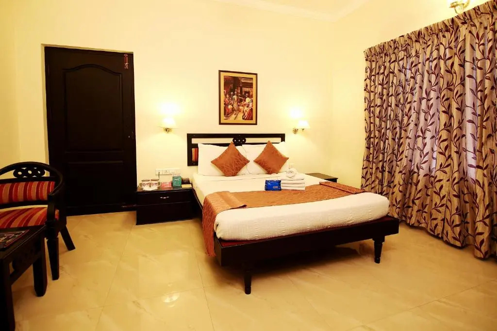 Executive Double room (full double bed)