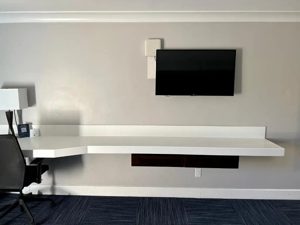 Executive Double room with balcony (full double bed)