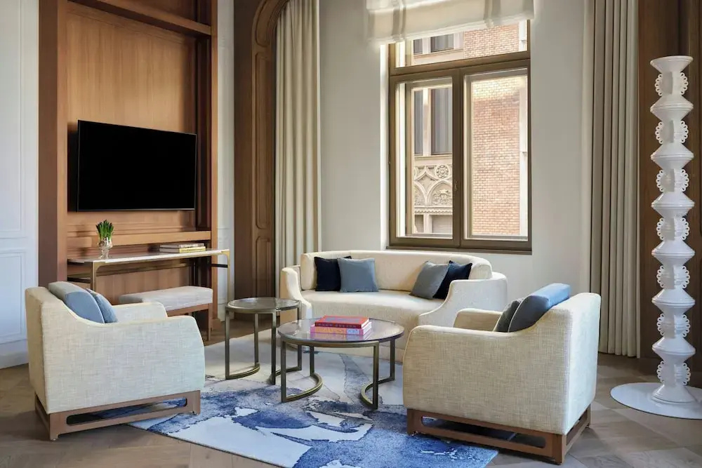 Deluxe Suite