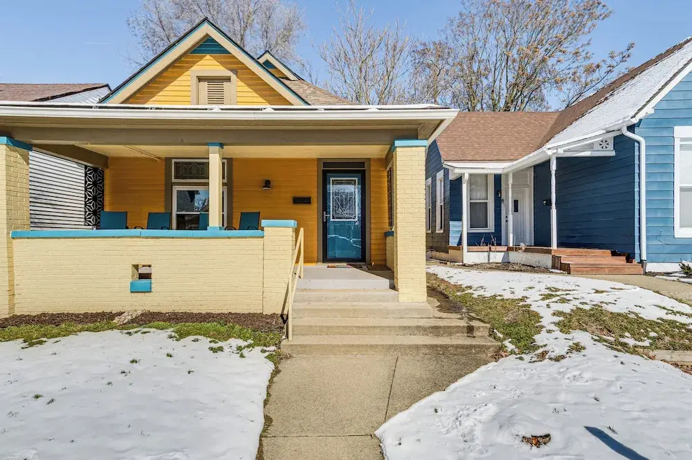 Retro-inspired Indy Home: Walk to Fountain Square!