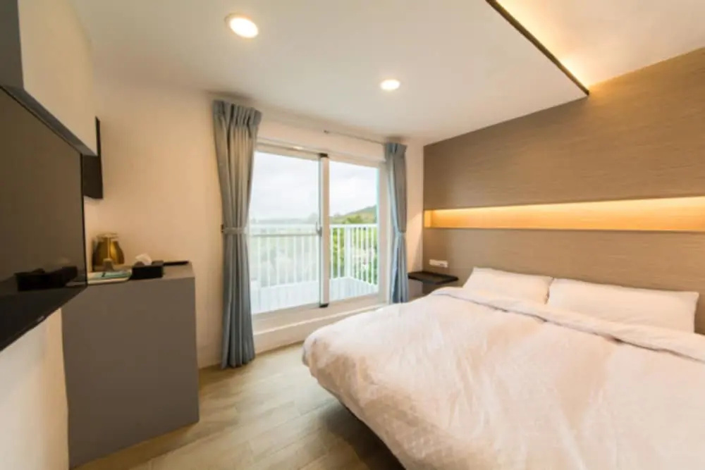 Standard Double room with sea view (full double bed)