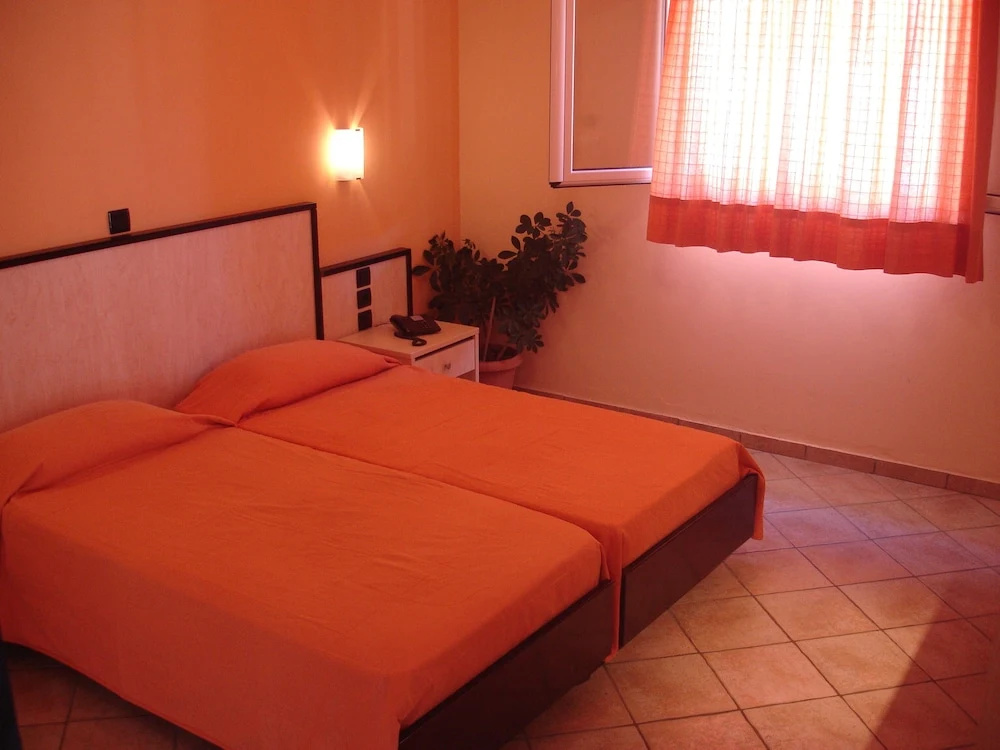 Economy Double room with balcony full double bed
