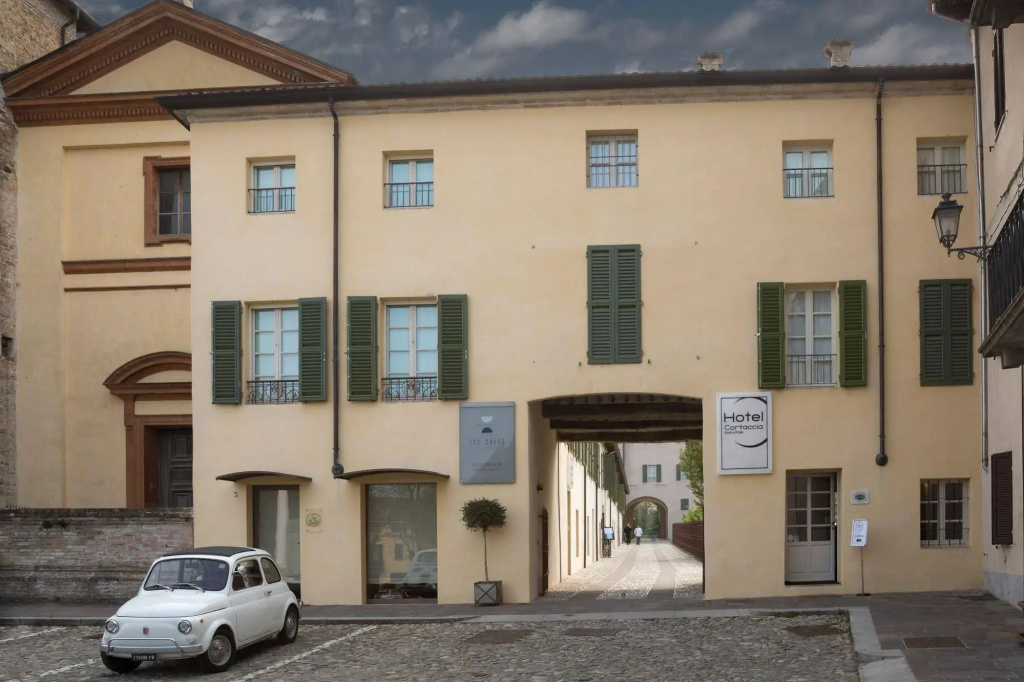 Hotel cortaccia sanvitale