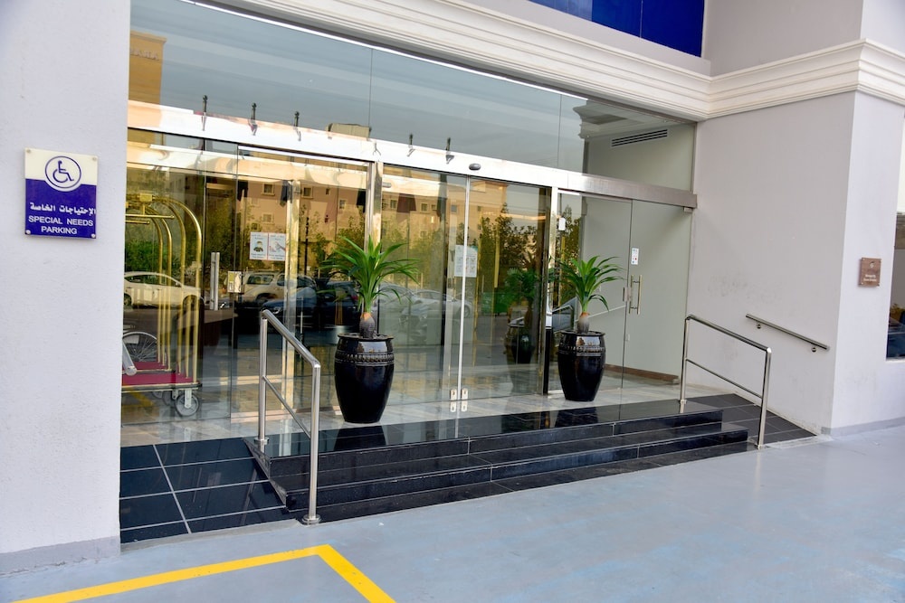 Lian Park Hotel - 3