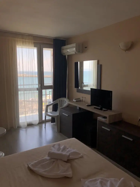 Comfort Double room with balcony and with sea view (full double bed)