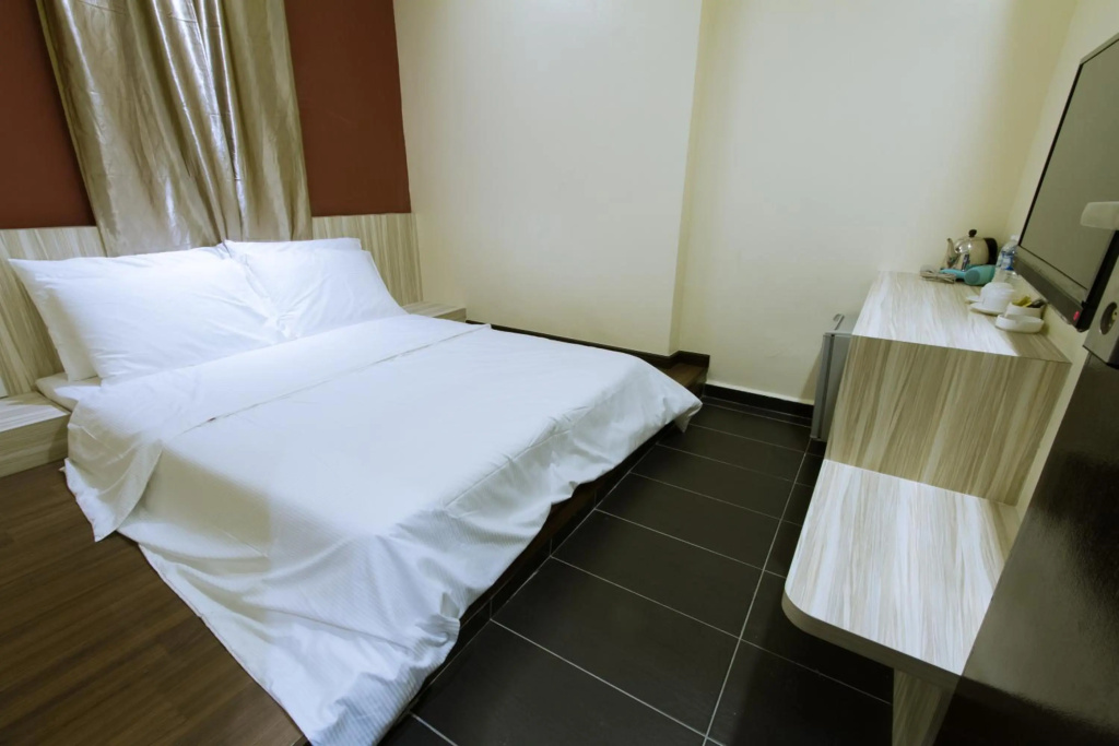 JS Hotel — 4