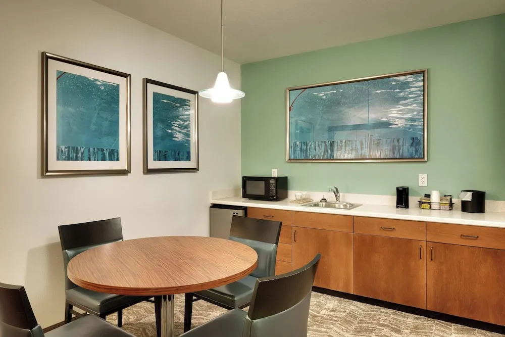 1 Bedroom Suite