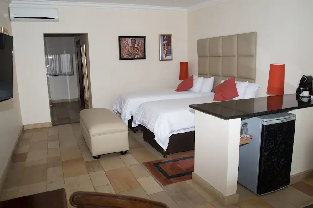 Inn & Out Plus Craighall - Chambres