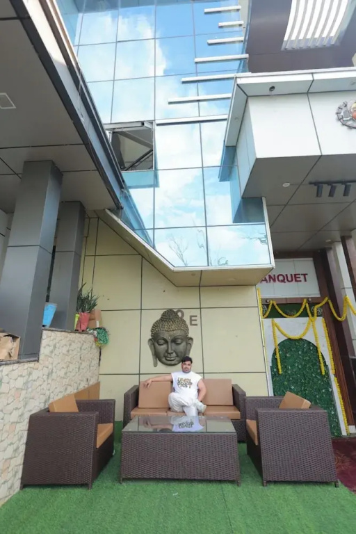 Hotel Srg Inn
