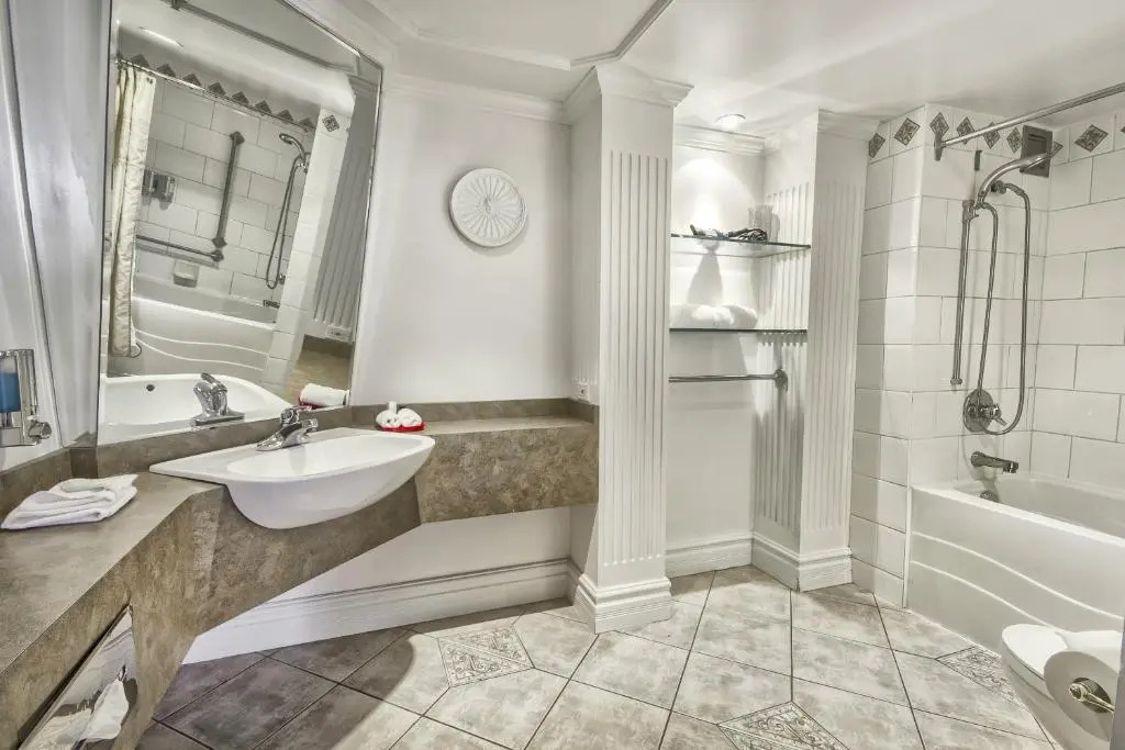 Standard Double room with balcony (full double bed)