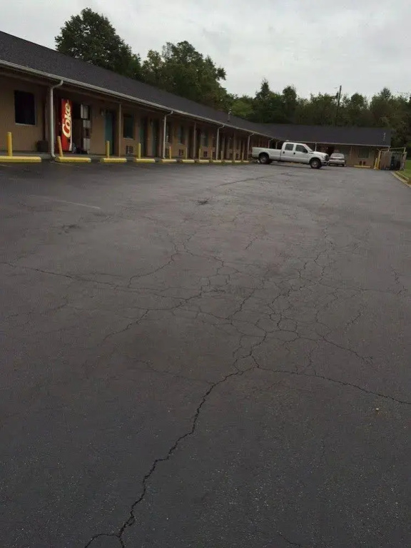 Deluxe Motel