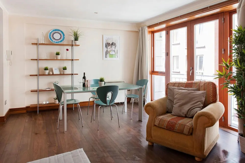 MetroStays - Temple Bar 18