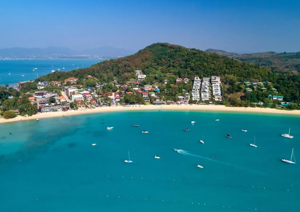 Отель Bandara Beach Resort, Phuket — фото