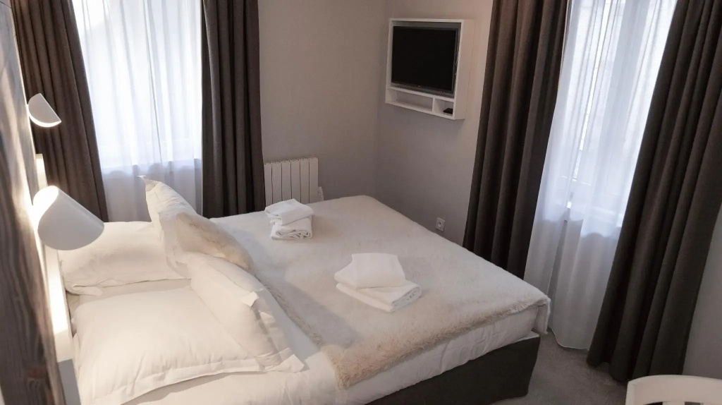 Economy room