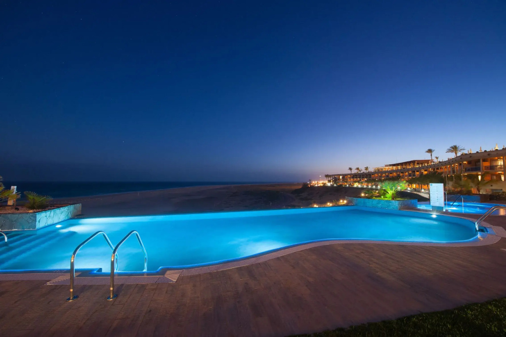 Beach & Waterfront