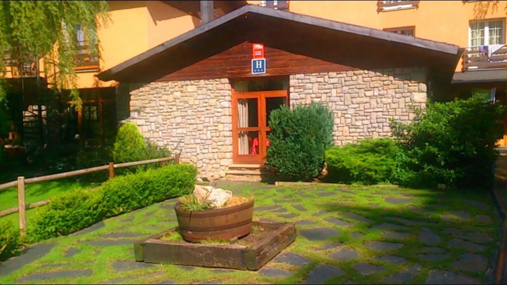 Hotel photo 12