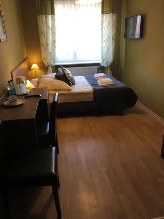 Standard Double room with balcony (full double bed)