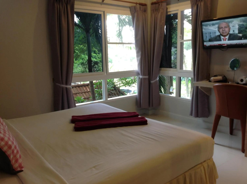 Sandy House Rawai — 2