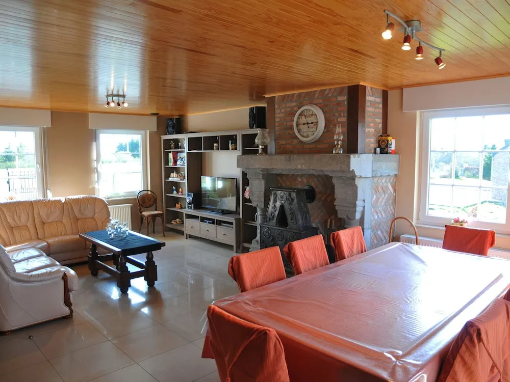 Holiday Home in Somme Leuze With Garden - фото 15