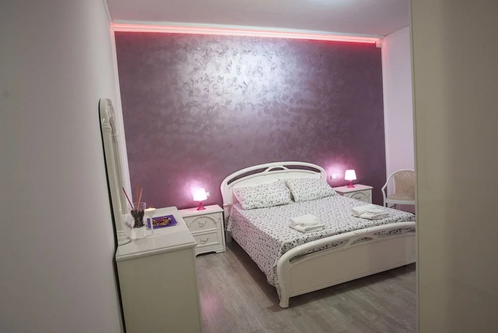 Standard Double room with balcony (full double bed)