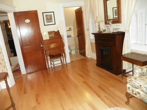 Azelia Farmhouse B&B