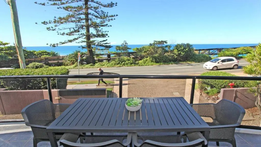 Unit 1 'Phoenix Apartments', Coolum Beach