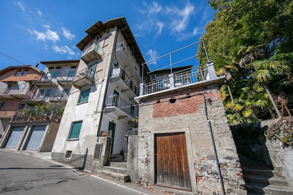 Nido Belvedere AC and Lake View