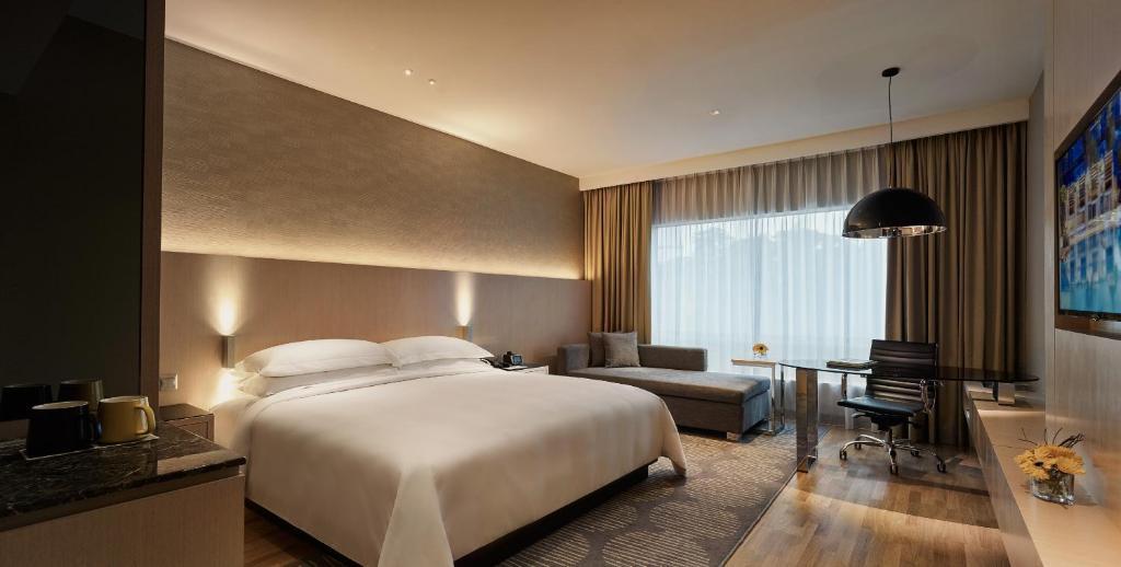 Renaissance Kuala Lumpur Hotel