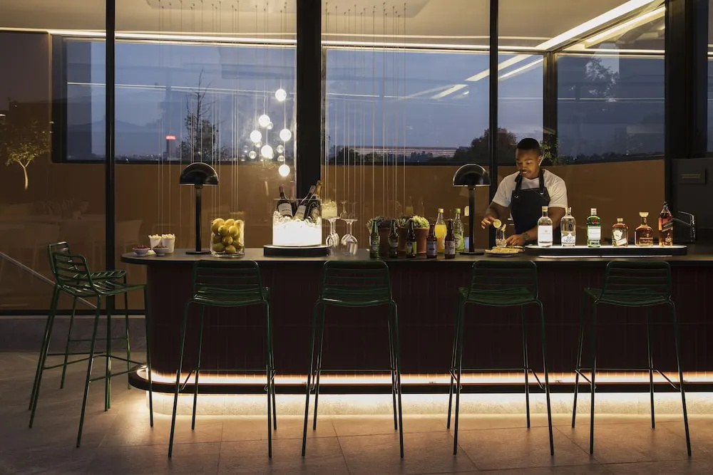 Lobby & Reception
