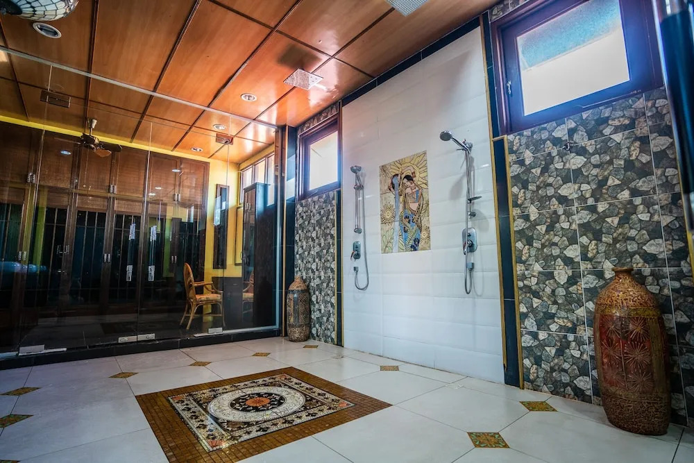 Lost Paradise Resort