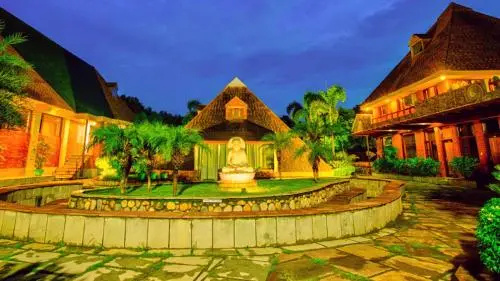 Pyramid Home Divine By 1589 Hotels