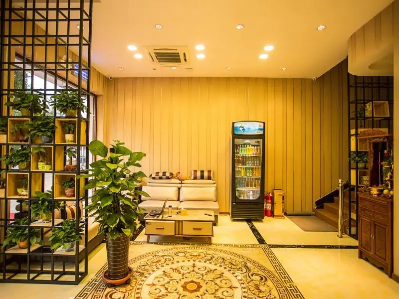 Lobby & Reception