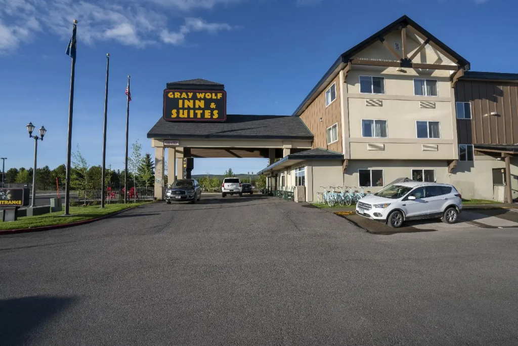 Gray Wolf Inn & Suites - Général