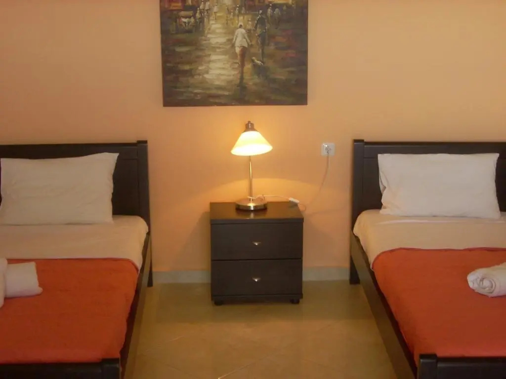 2 Bedrooms Apartment