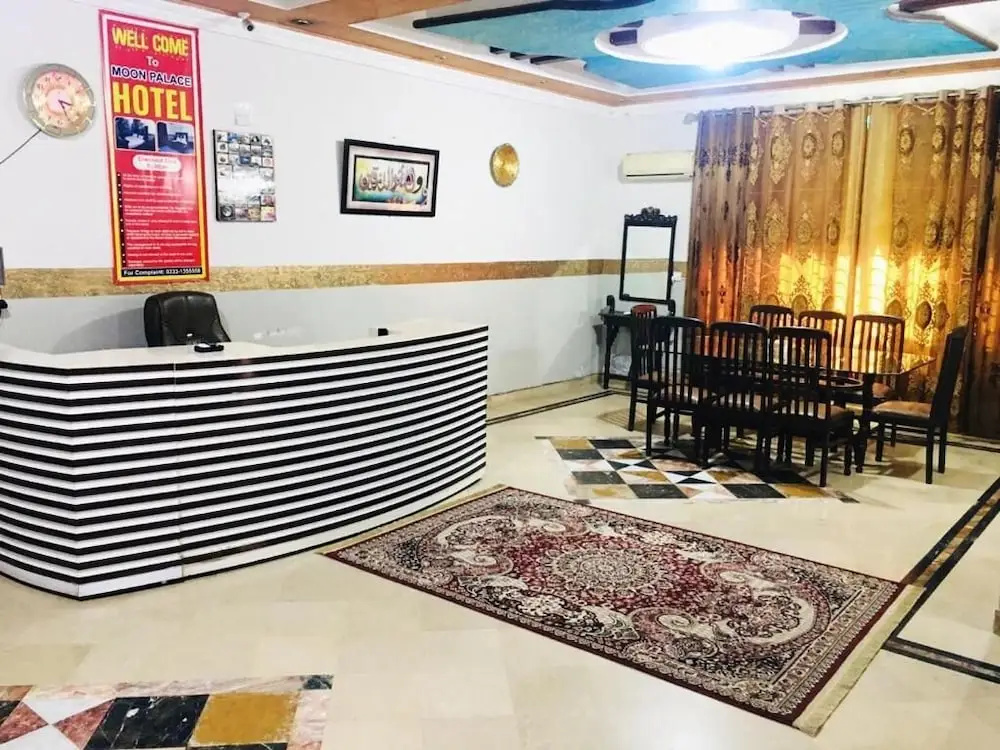 Lobby & Reception